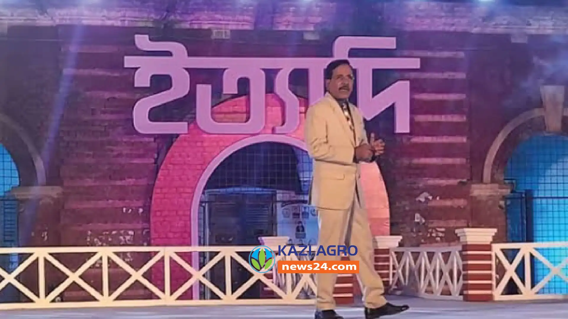 হাজারো দর্শকদের ভিড়ে ফেনীতে ধারণ হলো জনপ্রিয় ম্যাগাজিন অনুষ্ঠান "ইত্যাদি"